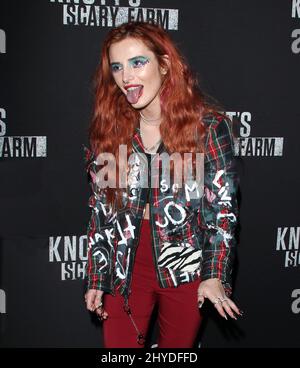 Bella Thorne assistant à Knott's Scary Farm et Instagram's Celebrity Night à Knott's Berry Farm Banque D'Images