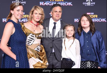 Mark Ruffalo assistant à la première mondiale de Marvel, Thor: Ragnarok, au théâtre El Capitan Banque D'Images