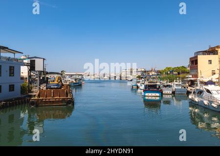 10 mars 2022 : port de Donggang situé dans le centre-ouest du comté de Pingtung, Taïwan. Il a été ouvert comme un port par l'amiral chinois Koxinga en 17th Banque D'Images