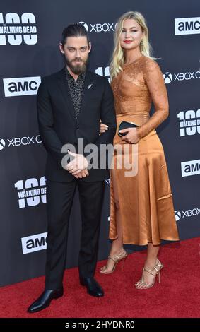 Tom Payne et Jennifer Akerman arrivant pour AMC célèbre l'épisode 100th de 'The Walking Dead' et la première saison 8 qui se tient au Théâtre grec, Hollywood, Los Angeles Banque D'Images