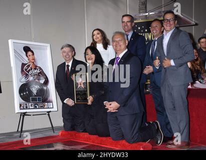 Leron Gubler, Suzette Quintanilla, Eva Longoria, Eric Garcetti et Victor Gonzalez assistent à la cérémonie des étoiles Selena Quintanilla qui s'est tenue au Hollywood Walk of Fame de Los Angeles, aux États-Unis Banque D'Images