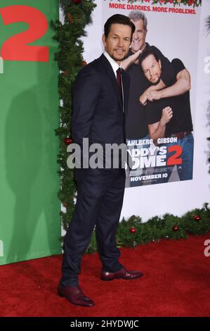 Mark Wahlberg assistant à la première de Los Angeles 'Daddy's Home 2' au Regency Village Theatre Banque D'Images