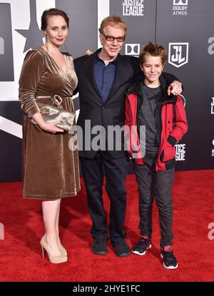 Mali Elfman, Danny Elfman, Oliver Elfman participant à la première mondiale de la Justice League qui s'est tenue au Dolby Theatre à Hollywood, en Californie Banque D'Images