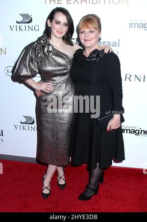 Sophie McShera et Lesley Nicol participant au Gala de l'exposition Downton Abbey à Downton Abbey : l'exposition le 17 novembre 2017 Banque D'Images