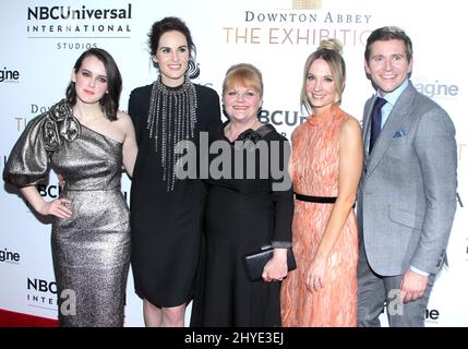 Sophie McShera, Michelle Dockery, Lesley Nicol, Joanne Froggatt assister au Gala de l'exposition Downton Abbey qui s'est tenue à Downton Abbey : l'exposition le 17 novembre 2017 Banque D'Images