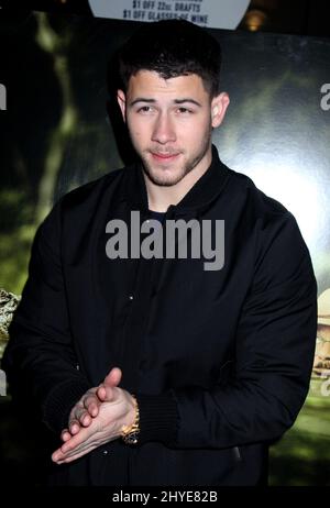 Nick Jonas « Jumanji : bienvenue dans la Jungle », projection spéciale de New York, qui a eu lieu à Dave & Buster's Time Square le 11 décembre 2017 Banque D'Images