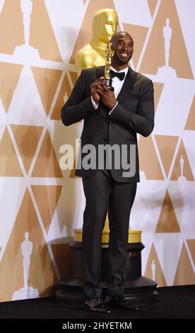 Kobe Bryant dans la salle de presse des Academy Awards 90th Banque D'Images