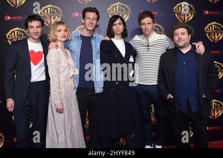 Ezra Miller, Alison Sudol, Callum Turner, Katherine Waterston, E, assistant à Warner Bros au CinemaCon 2018 à Las Vegas Banque D'Images