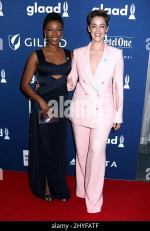 Samira Wiley et Lauren Morelli assistent aux GLAAD Media Awards 29th qui se tiennent au New York Hilton Midtown, États-Unis Banque D'Images