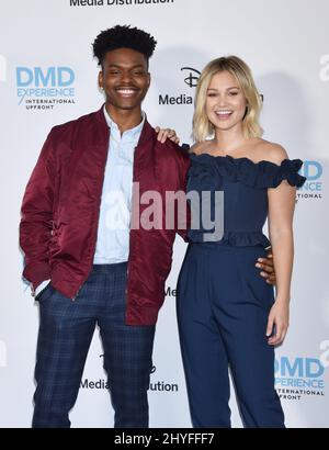 Olivia Holt et Aubrey Joseph à l'avant-front de Disney/ABC International qui se tient au terrain de Walt Disney Studios le 20 mai 2018 à Burbank, ca. Banque D'Images