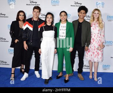 Ariela Barer, Gregg Sulkin, Lyrica Okano, Allegra Acosta, Rhenzy Feliz et Virginia Gardner à l'avant-front international de Disney/ABC qui a eu lieu au terrain de Walt Disney Studios le 20 mai 2018 à Burbank, ca. Banque D'Images