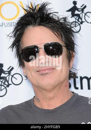 Tommy Lee participe au Off the Menu et au meilleur concours secret de hamburgers de Postmates City. Chaque fournisseur de hamburgers fait équipe avec une célébrité spéciale pour créer le hamburger secret. L'événement se tient au Wallis Annenberg Centre le 26 mai 2018 à Beverly Hills, ca. Banque D'Images