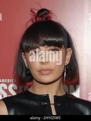 CHARLI XCX arrive à la première de la « nation des assassinats » de Los Angeles qui s'est tenue aux cinémas Arclight le 12 septembre 2018 à Los Angeles, Californie. Banque D'Images