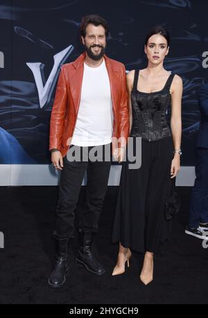 Stefan Kapicic et Ivana Horvat arrivent pour la première « Venom » qui s'est tenue au Regency Village Theatre de Westwood, Los Angeles, le 1 octobre 2018 Banque D'Images