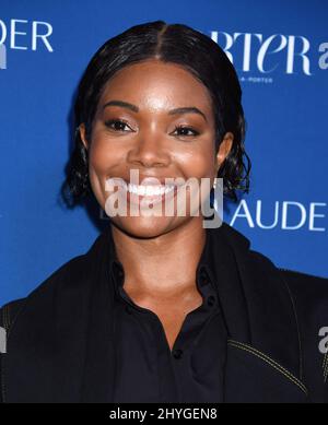 Gabrielle Union arrive au troisième Gala annuel Incredible Women de porter avec Donna Langley, présidente d'Universal Pictures, en association avec Estee Lauder et en l'honneur de Vital Voices qui s'est tenu à l'Ebell de Los Angeles le 9 octobre 2018 à Los Angeles, ca. Banque D'Images