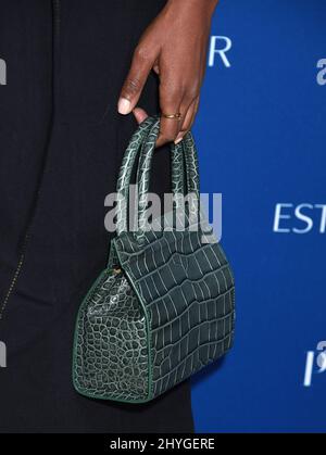 Gabrielle Union arrive au troisième Gala annuel Incredible Women de porter avec Donna Langley, présidente d'Universal Pictures, en association avec Estee Lauder et en l'honneur de Vital Voices qui s'est tenu à l'Ebell de Los Angeles le 9 octobre 2018 à Los Angeles, ca. Banque D'Images