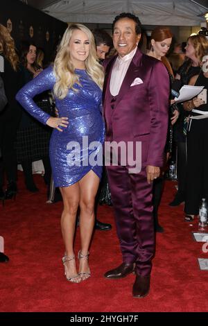 Carrie Underwood et Smokey Robinson assistent à la CMT Artists of the Year 2018 à Nashville, Tennessee, États-Unis Banque D'Images