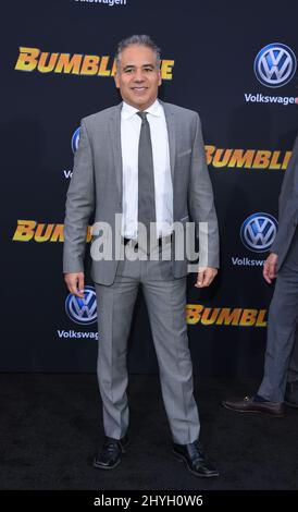 John Ortiz arrive pour la première mondiale Bumblebee qui s'est tenue au TCL Chinese Theatre le 9 décembre 2018 à Hollywood, Los Angeles Banque D'Images