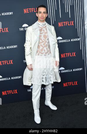 Robert Sheehan arrivant à la première saison 1 de la Netflix 'The Umbrella Academy' au cinéma ArcLight Banque D'Images