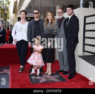 Truman Hanks, Elizabeth Hanks, Chet Hanks, Rita Wilson, Tom Hanks et sa petite-fille se joignent à Rita Wilson lors de sa cérémonie du défilé de la renommée à Hollywood le 29 mars 2019 à Hollywood Banque D'Images