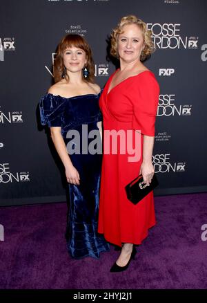 Juliet Brett et Nicole Fosse participant à la première « Fosse/Verdon » du FX, qui s'est tenue au Gerald Schoenfeld Theatre le 8 avril 2019 à New York, NY Banque D'Images