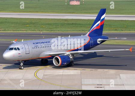 AEROFLOT AIRBUS A319 A ANNULÉ L'ENREGISTREMENT BERMUDAN PAR LA SOCIÉTÉ DE LOCATION EN RAISON DE L'INVASION RUSSE DE L'UKRAINE EN 2022. Banque D'Images