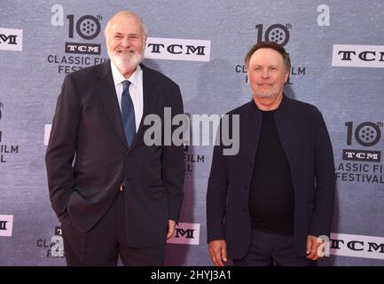 Rob Reiner et Billy Crystal assistent à la projection de 30th ans de « quand Harry met Sally » au gala de soirée d'ouverture du Festival du film classique de la MCT 2019 qui a lieu au Théâtre chinois IMAX de TCL Banque D'Images