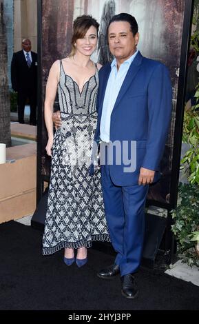 Linda Cardellini et Raymond Cruz à la première "la malédiction de la Llorona" tenue au Théâtre égyptien le 15 avril 2019 à Hollywood, Etats-Unis. Banque D'Images