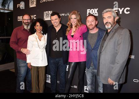 Howard Berger, Penny Johnson Jerald, Seth MacFarlane, Adrianne Palicki, Scott Grimes et Jon Cassar lors de l'événement FYC organisé au théâtre Linwood Dunn Banque D'Images