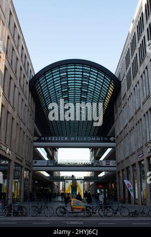 Le Mall of Berlin un centre commercial sur Leipziger Platz Mitte, Berlin Allemagne Banque D'Images