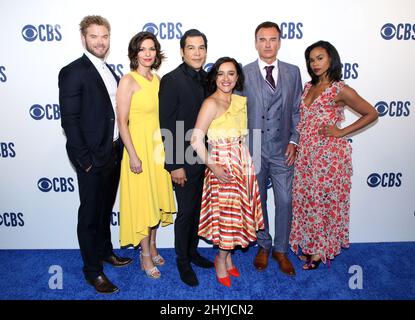 Kellan Lutz, Alana de la Garza, Nathaniel Arcand, Keisha Castle Hughes, Julian McMahon et Roxy Sternberg assistent à l'avant-garde de CBS 2019 qui a eu lieu au Todd English Food Hall Banque D'Images