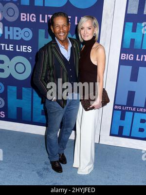 Bryant Gumbel et Hilary Gumbel assistant à la première de la saison deux de Big Little mensonges à New York Banque D'Images