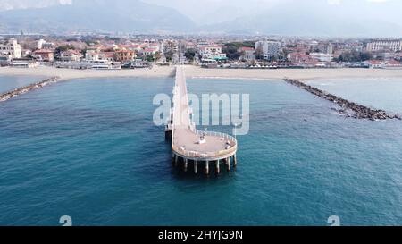 Vue aérienne de la Toscane - Marina di Massa Pier - Pontile Banque D'Images