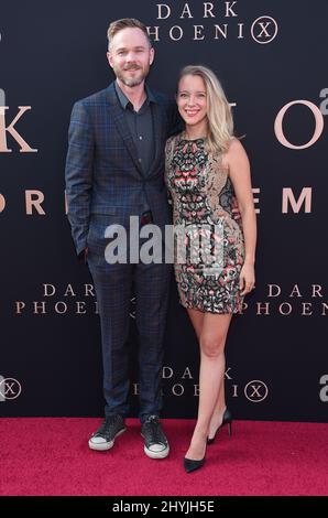 Shawn Ashmore et Dana Wasdin assistent à la première de Dark Phoenix à Los Angeles Banque D'Images