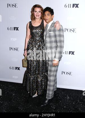 Sandra Bernhard et Angel Bismark Curiel assistent à la première saison 2 de la « pose » qui s'est tenue à l'hôtel Plaza le 5 juin 2019 à New York, aux États-Unis. Banque D'Images