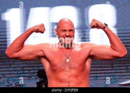 Tyson Fury pendant Tyson Fury vs Tom Schwarz Heavyweight Fight Weight-in, MGM Grand Garden Arena, MGM Grand Hotel & Casino Banque D'Images