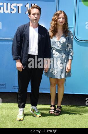 Beck Bennett et Jessy Hodges lors de la première mondiale « The Angry Birds Movie 2 » au Regency Village Theatre Banque D'Images