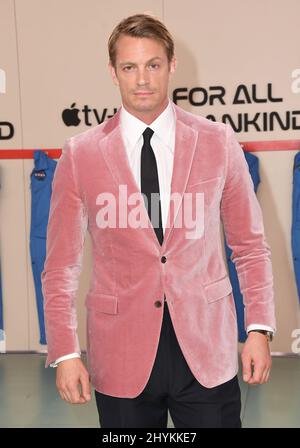 Joel Kinnaman arrivant à l'Apple TV+s pour tous les hommes première de Los Angeles au Regency Village Theatre Banque D'Images