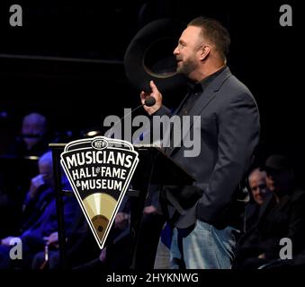 Garth Brooks assistait à la cérémonie et au concert d'induction du Temple de la renommée des musiciens de 2019, qui ont eu lieu au Schermerhorn Symphony Center de Nashville, Tennessee. Banque D'Images