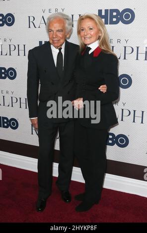 Ralph Lauren et Ricky Anne Loew-Beer assistant à la très Ralph World Premiere à New York Banque D'Images