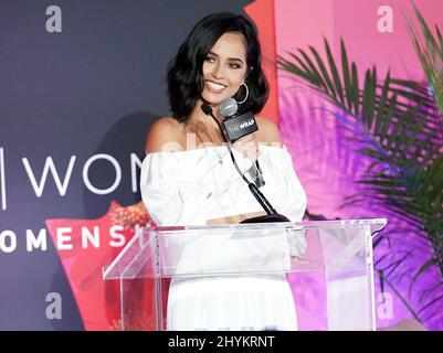 Becky G sur scène au TheWrap's Power of Women Summit à l'hôtel Fairmont Miramar le 25 octobre 2019 à Santa Monica, CA. Banque D'Images