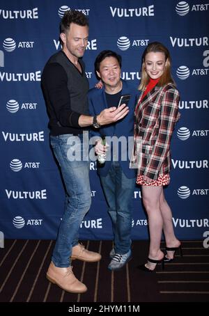 Joel McHale, Ken Jeong et Gillian Jacobs au Vulture Festival Los Angeles 2019 qui s'est tenu à l'hôtel Hollywood Roosevelt le 10 novembre 2019 à Hollywood, CA. Banque D'Images