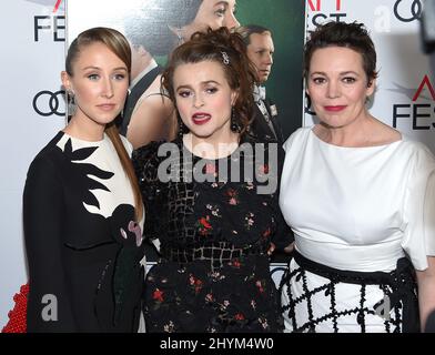 Erin Doherty, Helena Bonham carter et Olivia Colman lors de la projection du gala « The Crown » et hommage à Peter Morgan lors du festival AFI Fest qui s'est tenu au TCL Chinese Theatre le 16 novembre 2019 à Hollywood, aux États-Unis. Banque D'Images