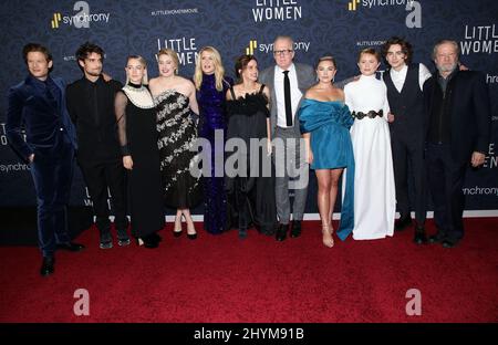 James Norton, Louis Garrel, Saoirse Ronan, Greta Gerwig, Laura Dern, Emma Watson, Tracy Letts, Florence Pugh, Eliza Scanlen, Timothee Chalamet et Chris Cooper assistent à la première de Little Women à New York Banque D'Images