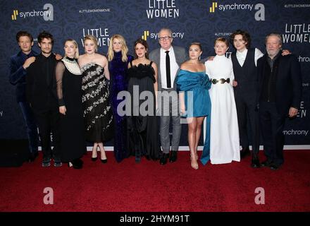 James Norton, Louis Garrel, Saoirse Ronan, Greta Gerwig, Laura Dern, Emma Watson, Tracy Letts, Florence Pugh, Eliza Scanlen, Timothee Chalamet et Chris Cooper assistent à la première de Little Women à New York Banque D'Images