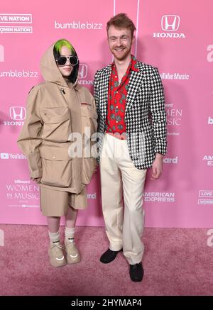 Billie Eilish et Finneas O'Connell assistent à l'événement femmes en musique 2019 de Billboard à Hollywood, Etats-Unis, le jeudi 13 décembre 2019. Banque D'Images