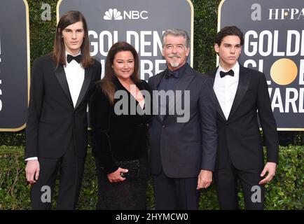 Dylan Brosnan, Keely Shaye Smith, Pierce Brosnan et Paris Brosnan lors des Golden Globe Awards 77th qui se sont tenus à l'hôtel Beverly Hilton le 5 janvier 2020 à Beverly Hills, Los Angeles. Banque D'Images