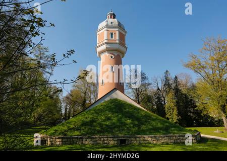 Tour d'eau à Kollmanspark, monument de la ville de Neu-Ulm, Bavière, Allemagne Banque D'Images