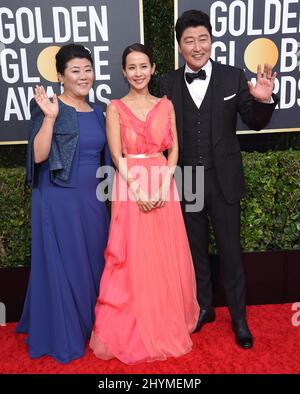 Lee Jeong-eun, Cho Yeo-jeong et Song Kang-ho lors des Golden Globe Awards 77th qui se sont tenus à l'hôtel Beverly Hilton le 5 janvier 2020 à Beverly Hills, Los Angeles. Banque D'Images