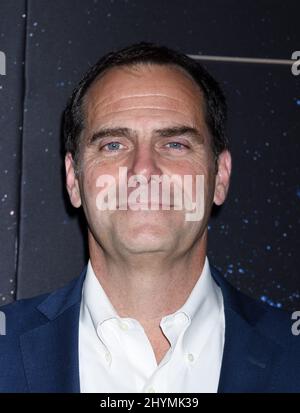 Andy Buckley à la première « Avenue 5 » d'HBO à Los Angeles, tenue à Avalon Hollywood Banque D'Images